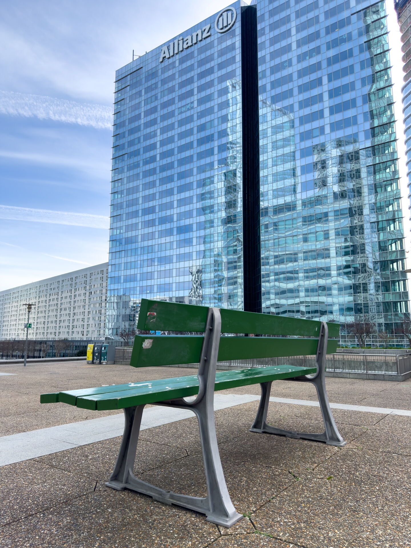 20240325-13_3055-PARIS_la_defense_Banc_public_Lilian_Bourgeat.jpg