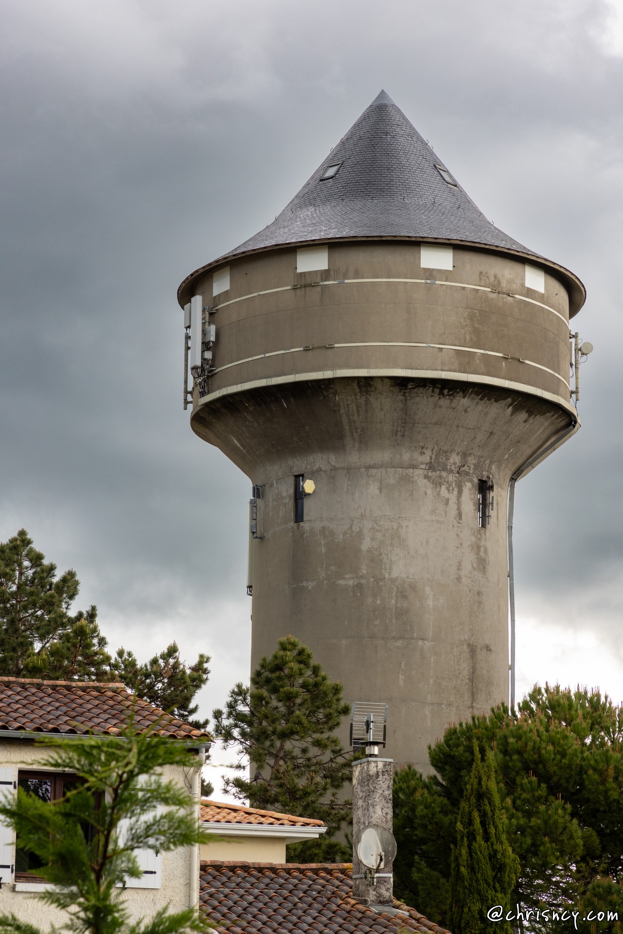 20240427-36_1692-Barbezieux_saint_Hilaire_chateau_eau.jpg