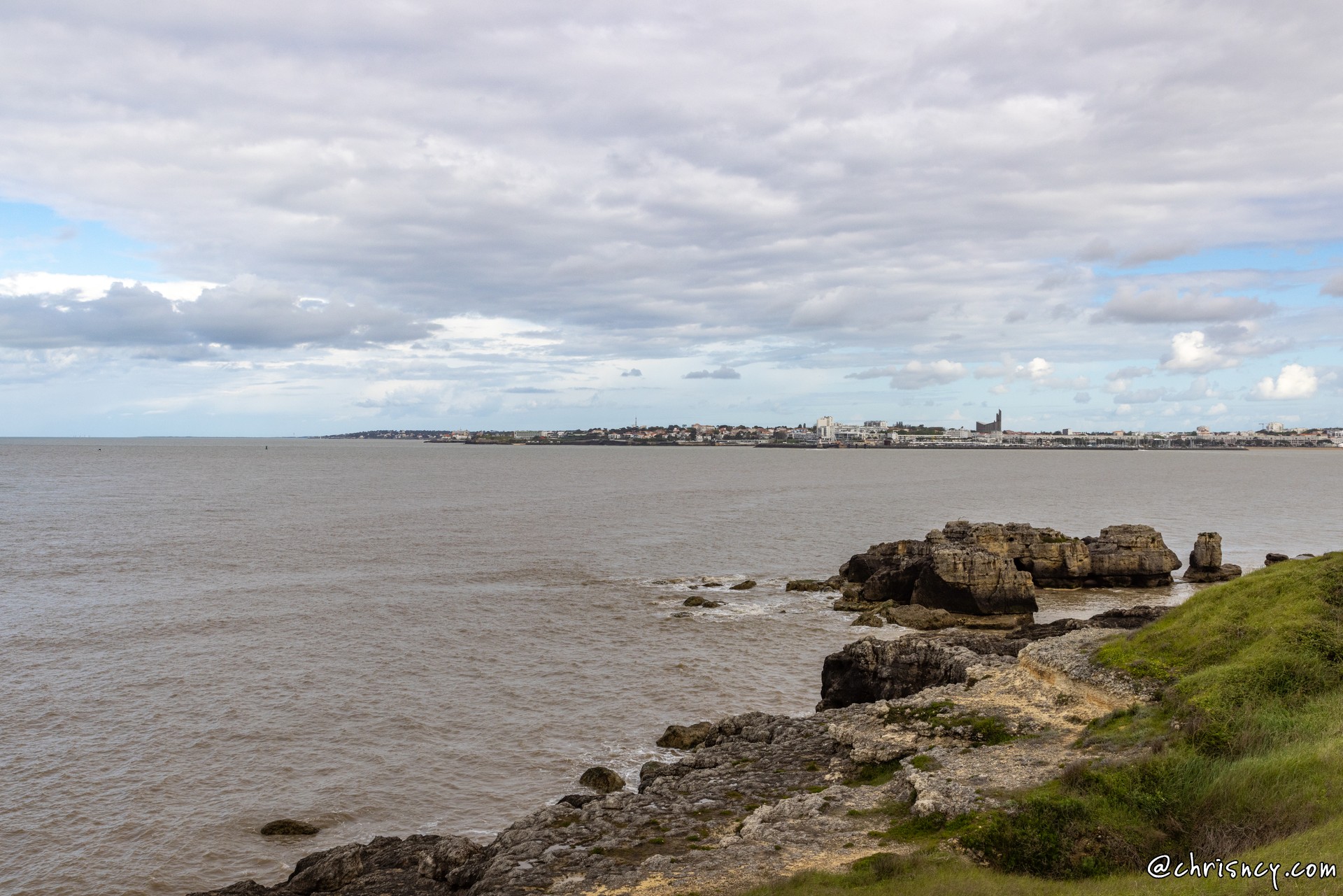 20240428-10_1792-Pointe_de_Vallieres_vue_Royan.jpg