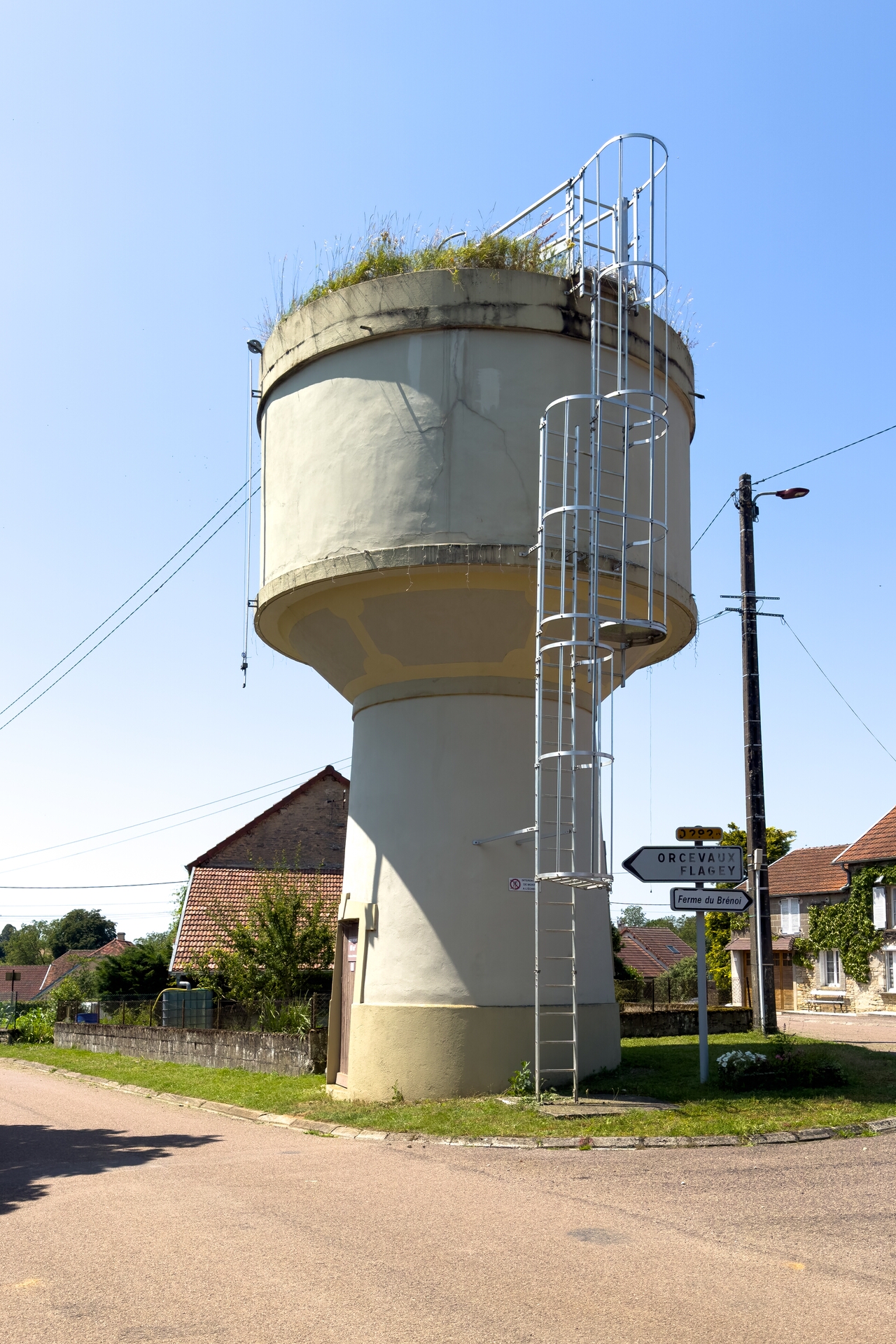 20240719-6081-Chateau_eau_brennes.jpg